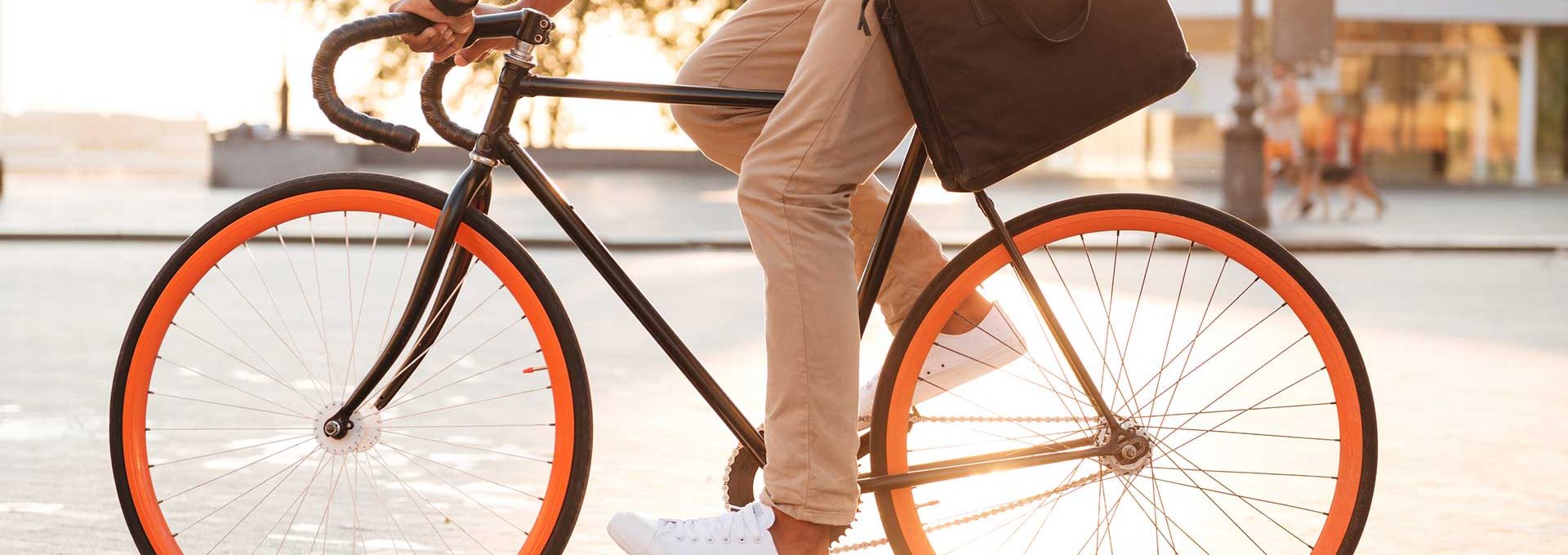 picture of guy cycling